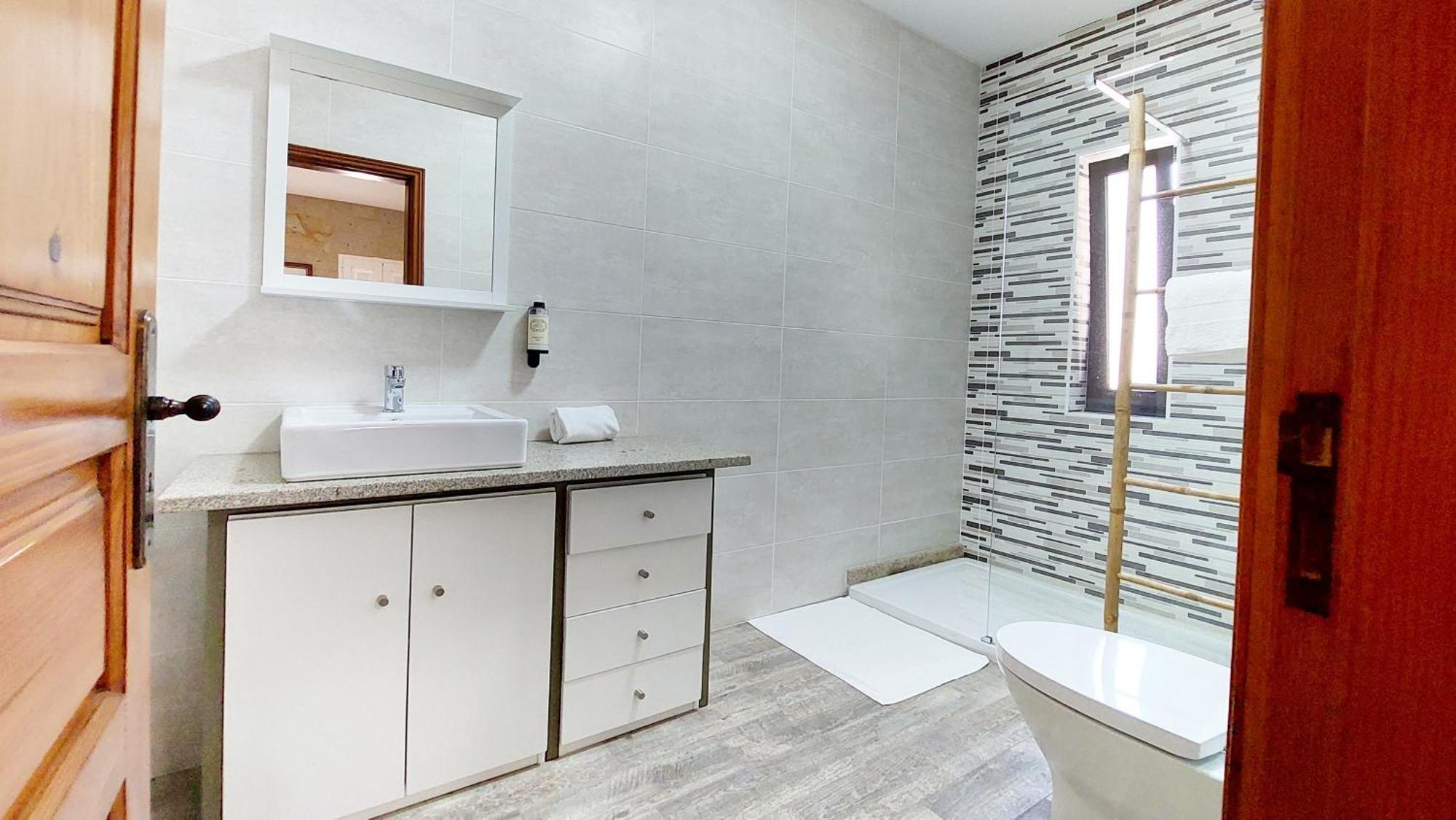 Fernandes Guest House Bright Private Suite ポンテ・デ・リマ エクステリア 写真