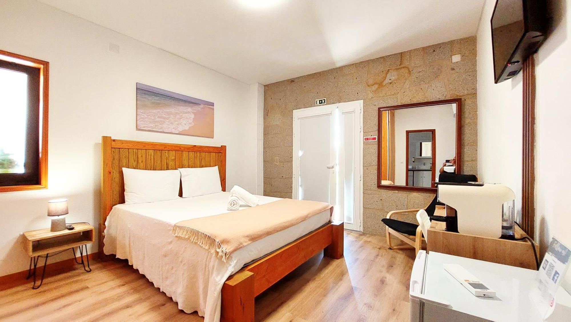 Fernandes Guest House Bright Private Suite ポンテ・デ・リマ エクステリア 写真